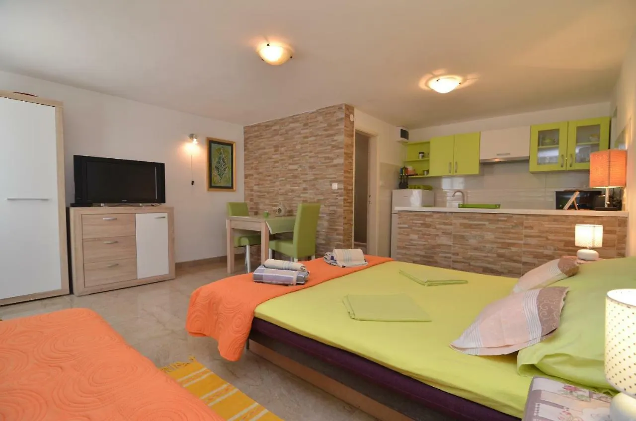 Apartments Zia Petrcane 0*,