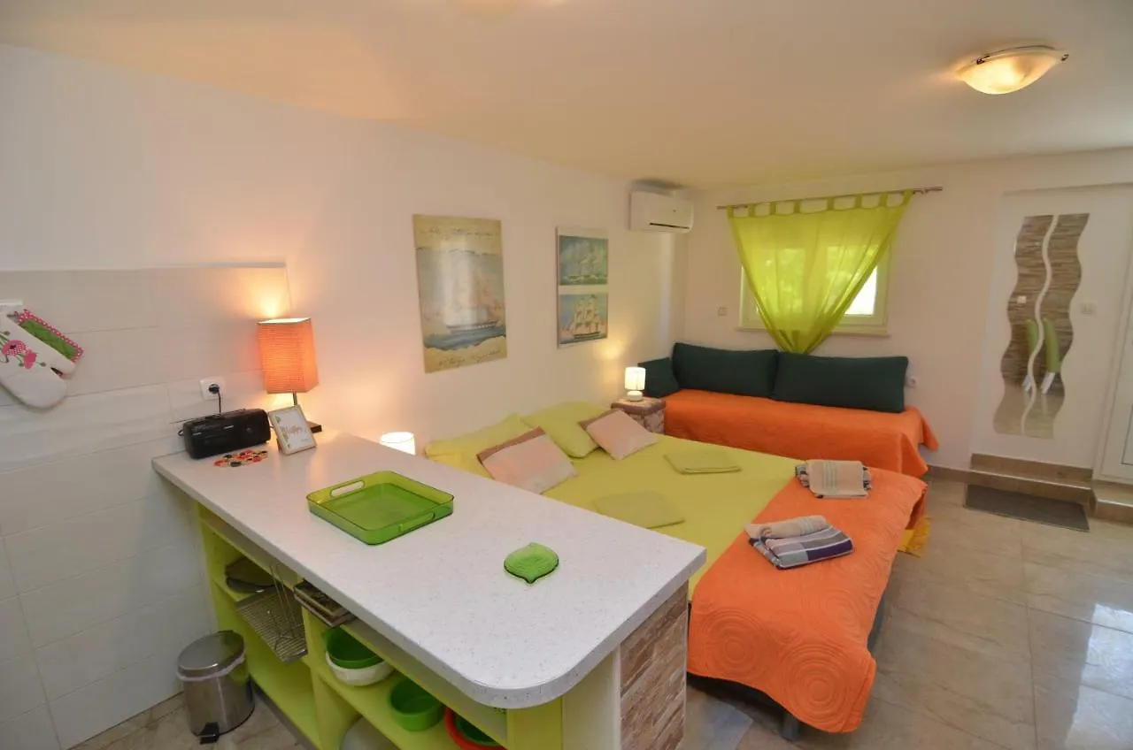 Apartments Zia Petrcane